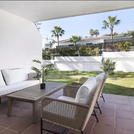 2 Bedroom Flat In Nueva Andalucia Апартаменты