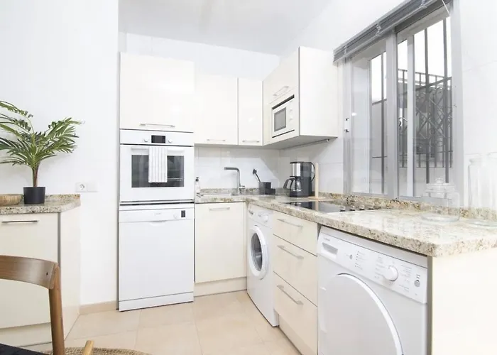 2 Bedroom Flat In Nueva Andalucia 마르베야
