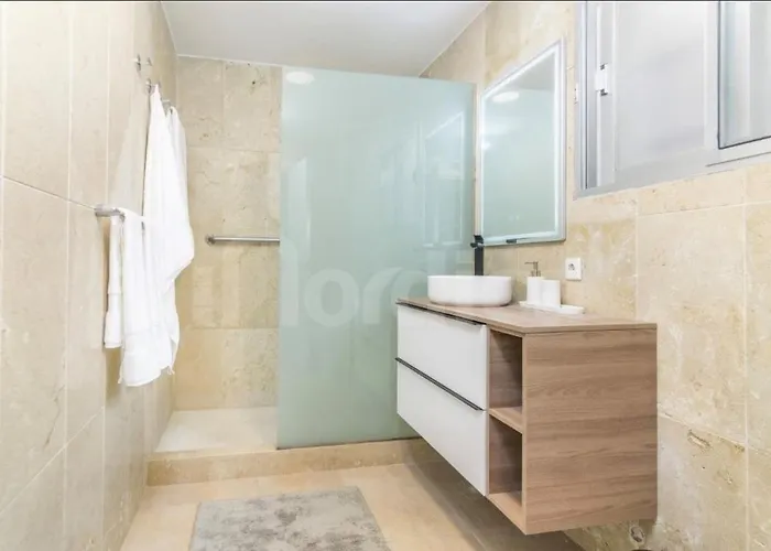 2 Bedroom Flat In Nueva Andalucia * 마르베야