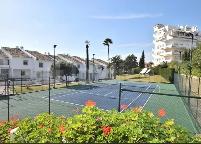 2 Bedroom Flat In Nueva Andalucia 마르베야