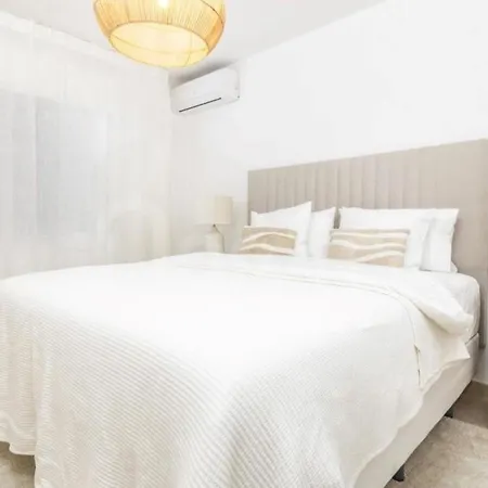 2 Bedroom Flat In Nueva Andalucia